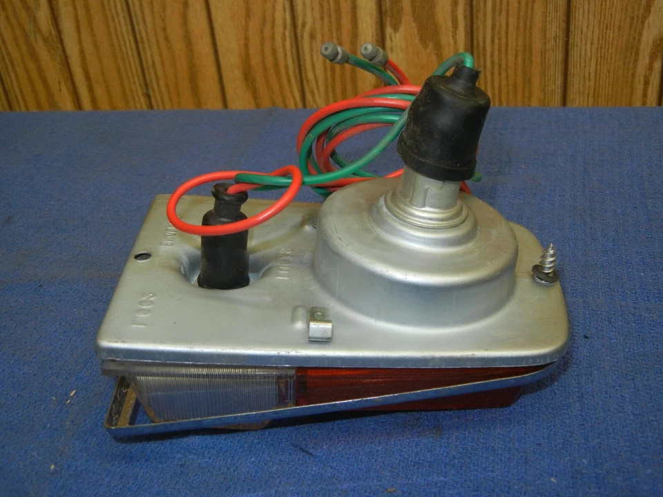 Conjunto de lámpara giratoria Hilman NOS Lucas L662 D2 Foto 4 de 4