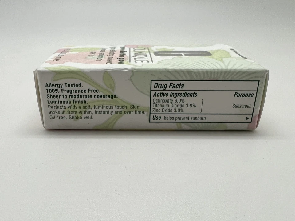 Clinique Even Better Glow Light Reflecting Makeup SPF 15 WN 94 Deep Neutral (M) - Image 4 of 4