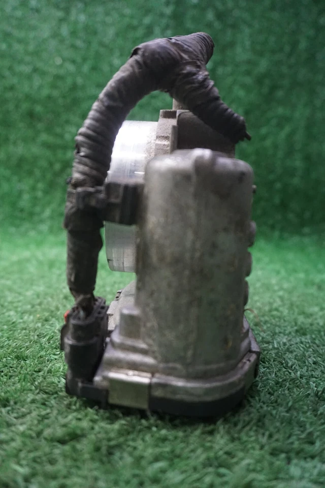 Corpo do acelerador 2014 CHRYSLER 200 3,6L fabricante de equipamento original 05184349AC - Imagem 2 de 4