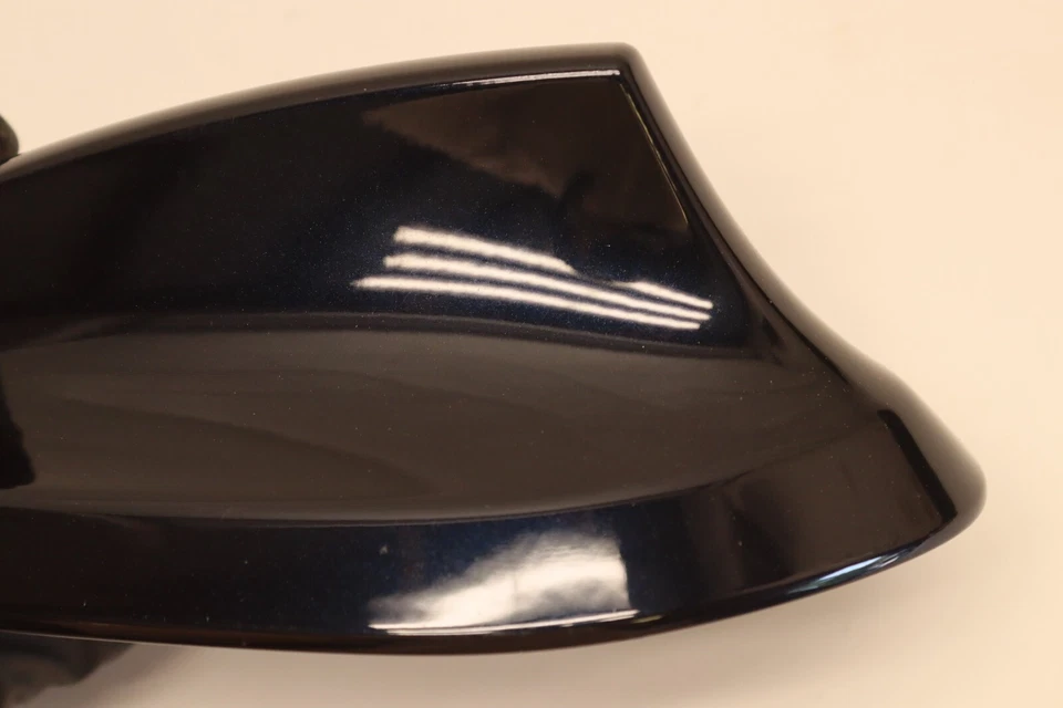 2018-2022 BMW M550I G30 ROOF MOUNTED RADIO ANTENNA SHARK FIN OEM - Image 3 of 4