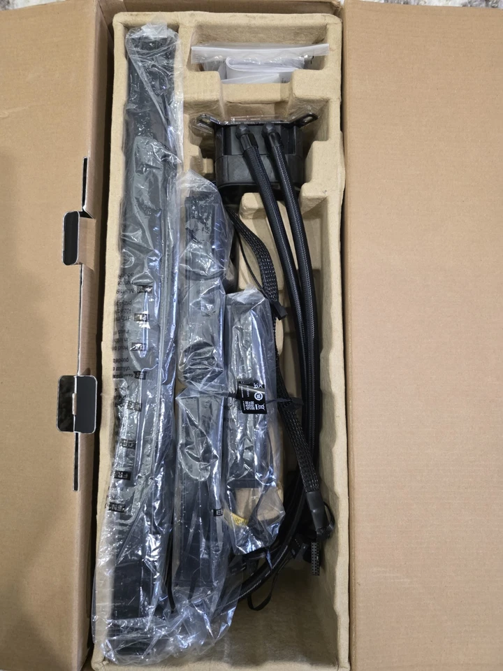 Watercooling Corsair iCUE H170i ELITE LCD XT/ Ouvert Jamais utilisé  - Photo 4/4