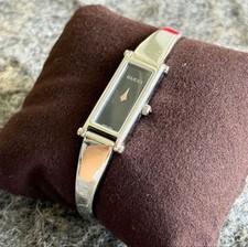 GUCCI 1500L Bangle Watch Black Dial Women's Quartz Wristwatch with Box