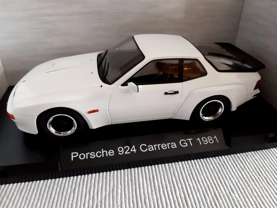 1:18 MCG Porsche 924 Carrera GT Neu in OVP