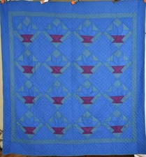 ELEGANT Vintage 50's Authentic Amish "Basket of Chips" Antique Quilt!