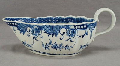 18th Century Dr Wall Worcester Full Moon Pattern Sauce Boat Circa 1775-1780