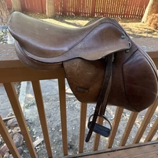 Beval LTD The Natural Close Contact Saddle Needs Repair