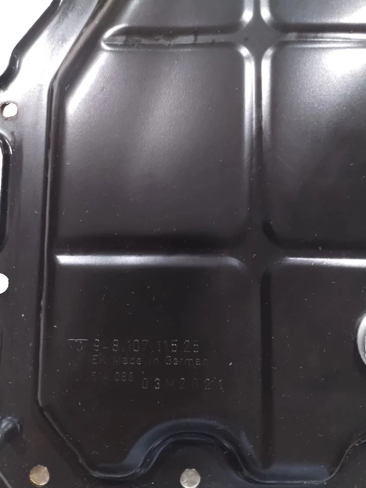 Pan de aceite del motor Porsche 2010 a 2016 - 94810701525 - Porsche genuino. Foto 2 de 4