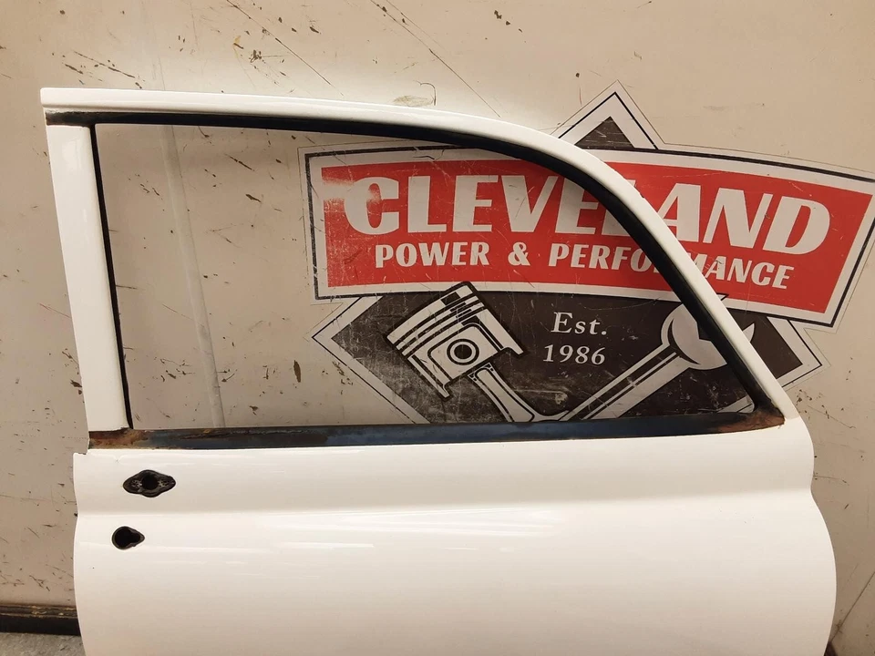 Cadillac Series 62 1948 sedán de 4 puertas OEM pasajero derecho puerta delantera carcasa blanca Foto 2 de 4