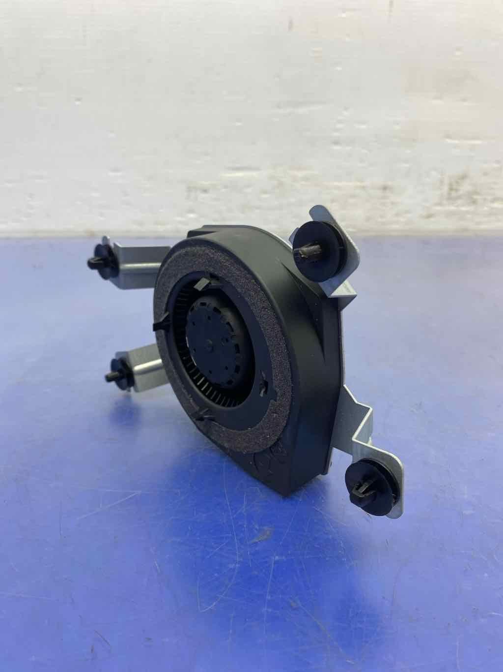 2017-2020 MASERATI LEVANTE M161 FRONT RIGHT LOWER SEAT CUSHION BLOWER MOTOR FAN