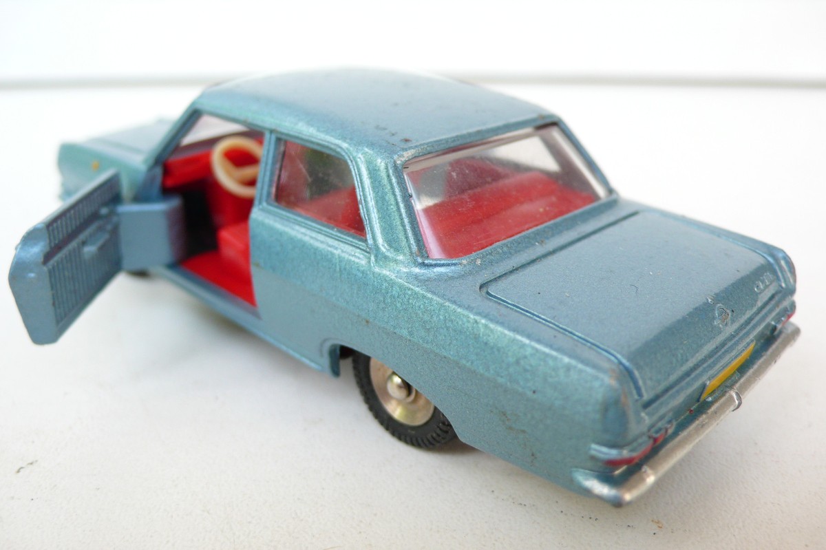Dinky Toys - 1:43 - Opel Rekord - N° 554 fabriqué en France