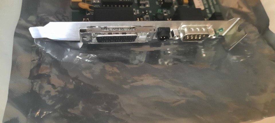 Carte Applicom APP ESR PCIE et Carte Applicom APP ESR PCU C
