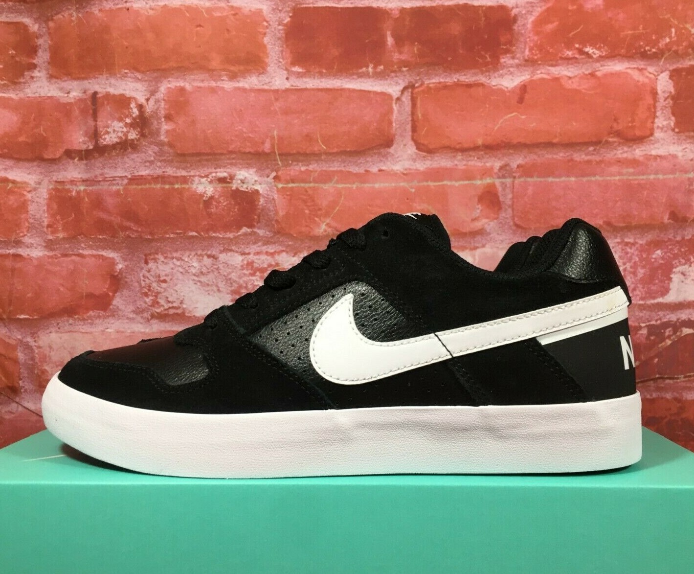 nike delta force black