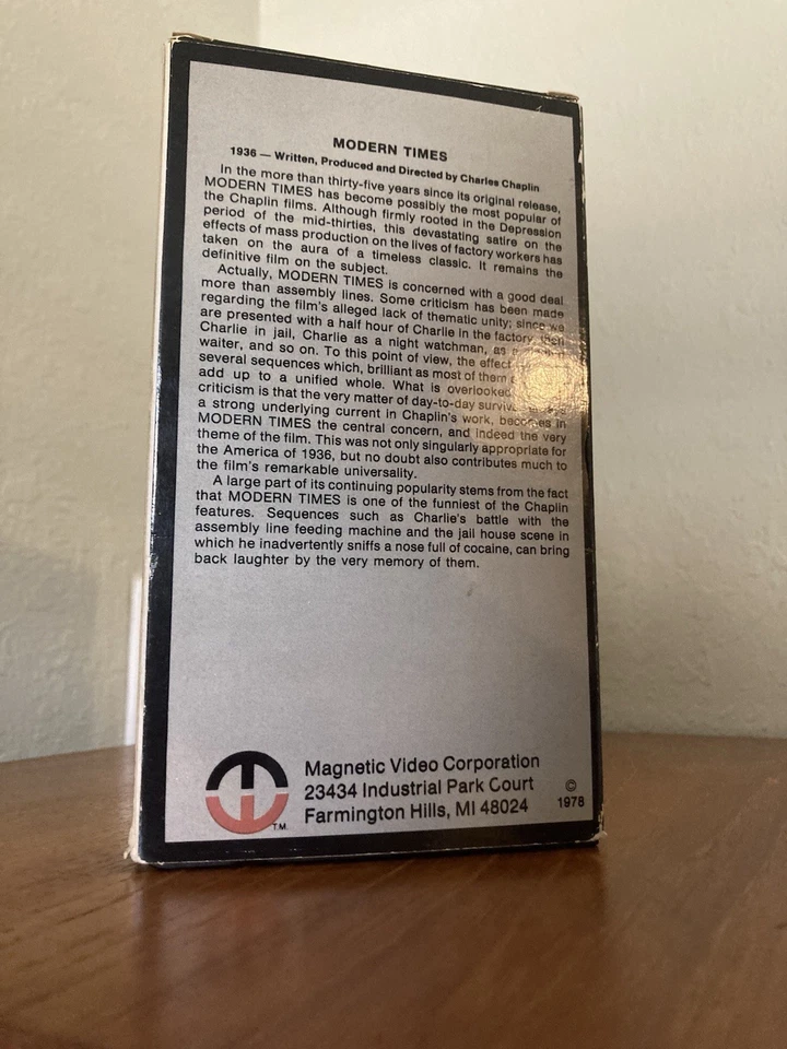 Charlie Chaplin’s Modern Times Classic Comedey 1978 VHS RARE Foto 4 de 4