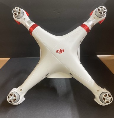 DJI Phantom 3 Advanced with Case, 2 Batteries & Blades model W322A