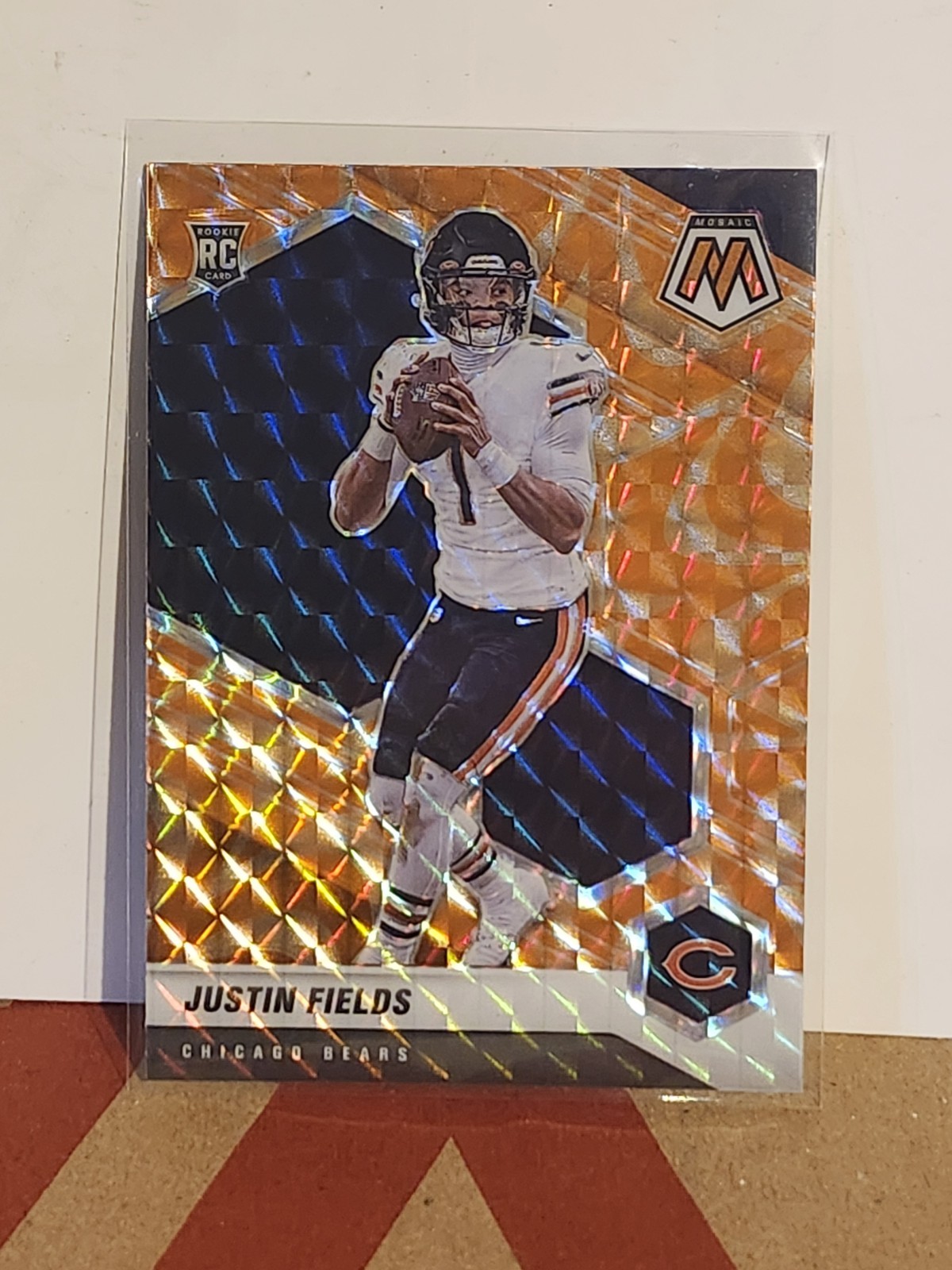 2021 Panini Mosaic - Rookies Justin Fields #304 Mosaic Reactive Orange Prizm...