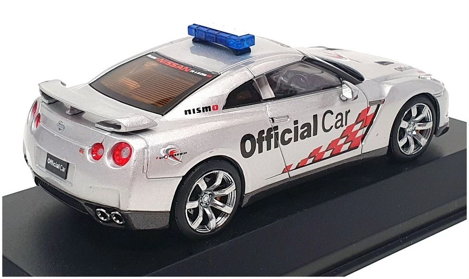 Corgi escala 1/43 03741PF - Nissan GT-R (R35) coche oficial Fuji Speedway - plateado Foto 2 de 4