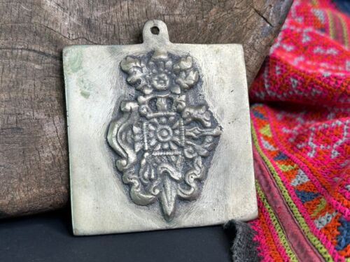 Old Asian Medallion …beautiful collection and accent piece - Picture 5 of 7