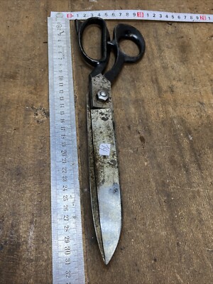 OLD TOOL / altes geschmiedetes Werkzeug / Vorhangschere Schneider Solingen, (Ref. Nr. 1