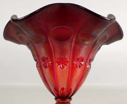 Jarrón plato caramelo compota vidrio elástico rojo colección museo Fenton 2002 como nuevo - Imagen 2 de 10