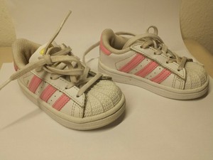 adidas baby pink shoes