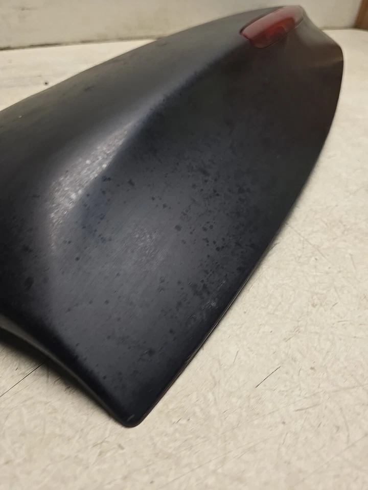 ** 02-06 GMC ENVOY XL УДЛИНЕННЫЙ (ТРЕТИЙ РЯД) СПОЙЛЕР СТОП-СИГНАЛ ЗАДНИЙ ЛЮК D884 - Изображение 2 из 4