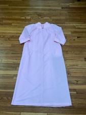 Vintage Evelyn Pearson Robe Housecoat Lounge Size Medium Pockets Zip Pink USA