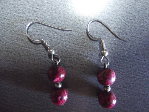 1 paio di vecchi orecchini pendenti a forma di pea colore acrilico bordeaux 1" pollici - Foto 8 di 8