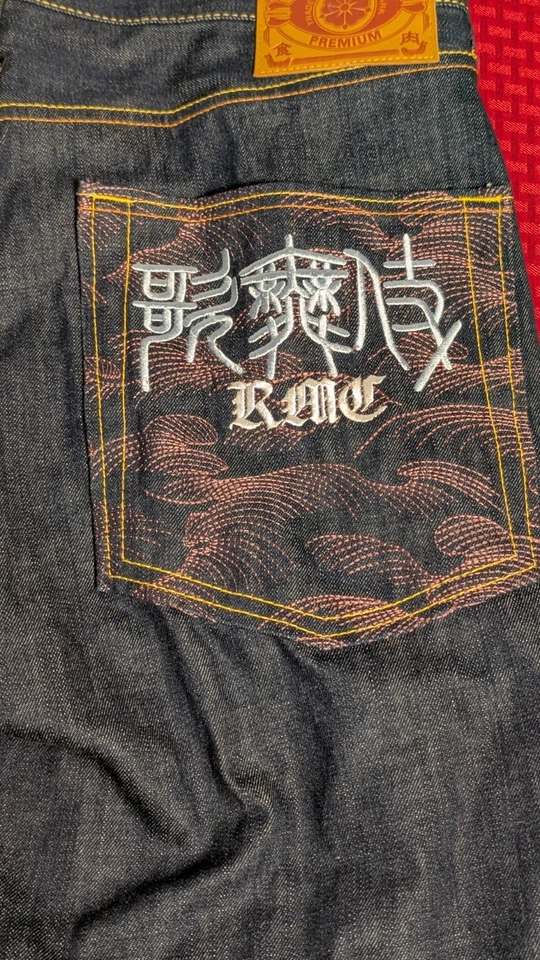 Pantalones Cortos Jeans Akasaru RMC Mono Rojo De Colección Y2K Para Hombre Talla 42 Lavado Oscuro Foto 4 de 4