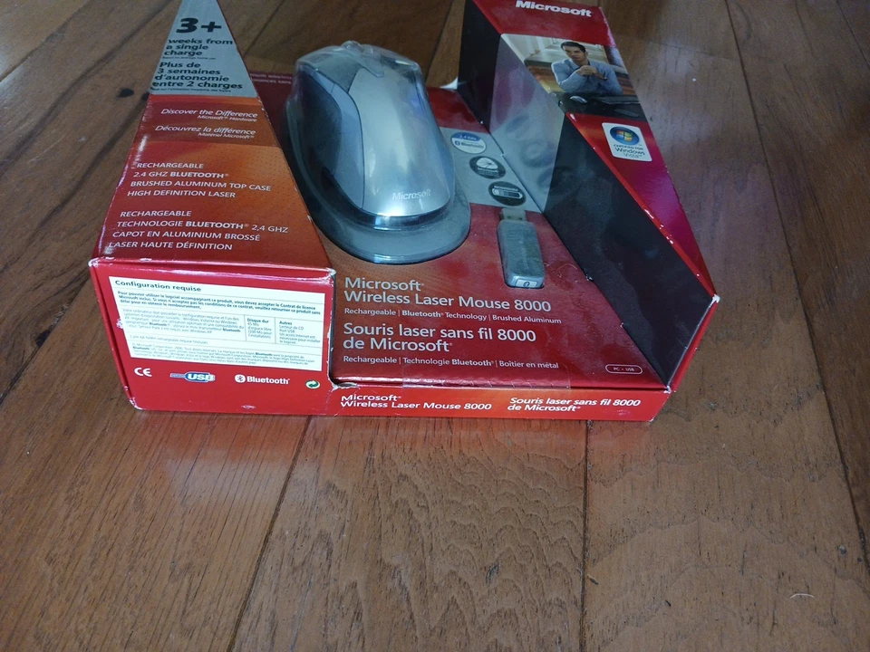 Microsoft Wireless Laser Mouse 8000 (4CH-00012) NEW SEALED RECHARGEABLE NIB  - Image 4 of 4