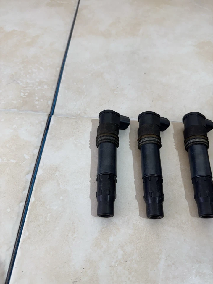 Bobinas de encendido Suzuki GSXR600 GSXR 600 2001-2003 bobina tapas de bujías Foto 2 de 4