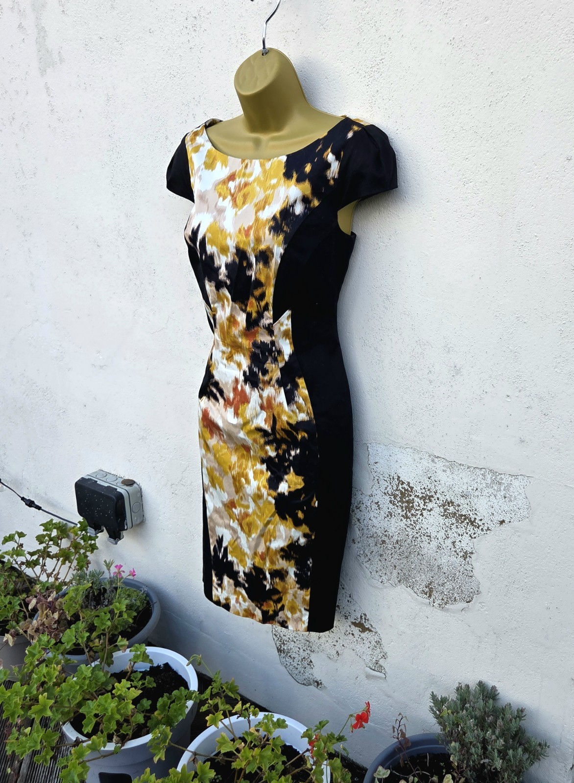 Stunning Marks & Spencer Woman Size 10 Black Orange Panel Sheath Lined Dress