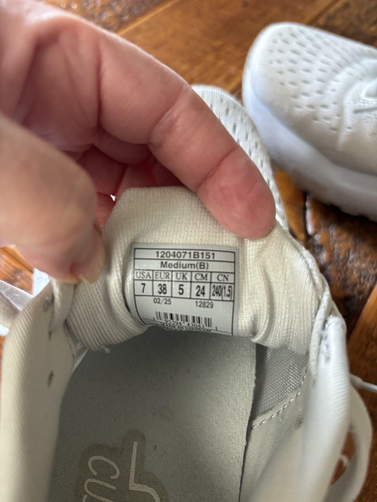 Brooks  Ghost 16 size women’s size 7 - image 6