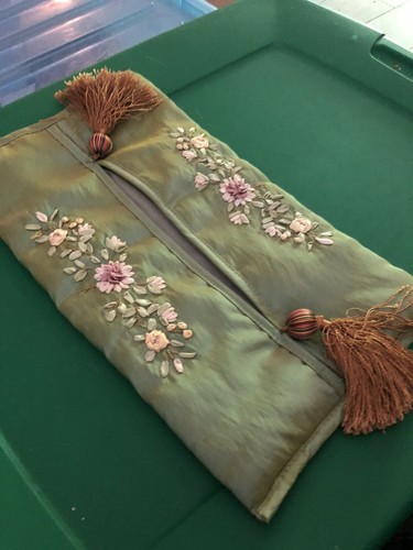 Vintage Silk Ribbon Embroidered Floral Satin Tissue Box Cover - Picture 2 of 8