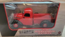 FIRST GEAR, VINTAGE, 1938 INTERNATIONAL D-2 PICKUP TRUCK, 1/25 SCALE, NEW IN BOX