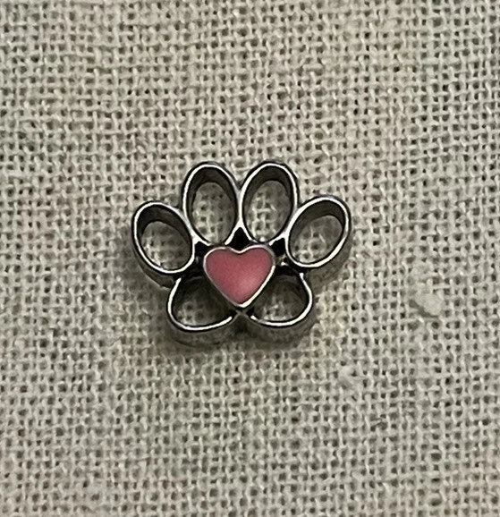 Origami Búho MASCOTA PERRO GATO PATA PLATEADA CON CORAZÓN ROSA Esmalte Flotante FURBABY Dije Foto 3 de 3