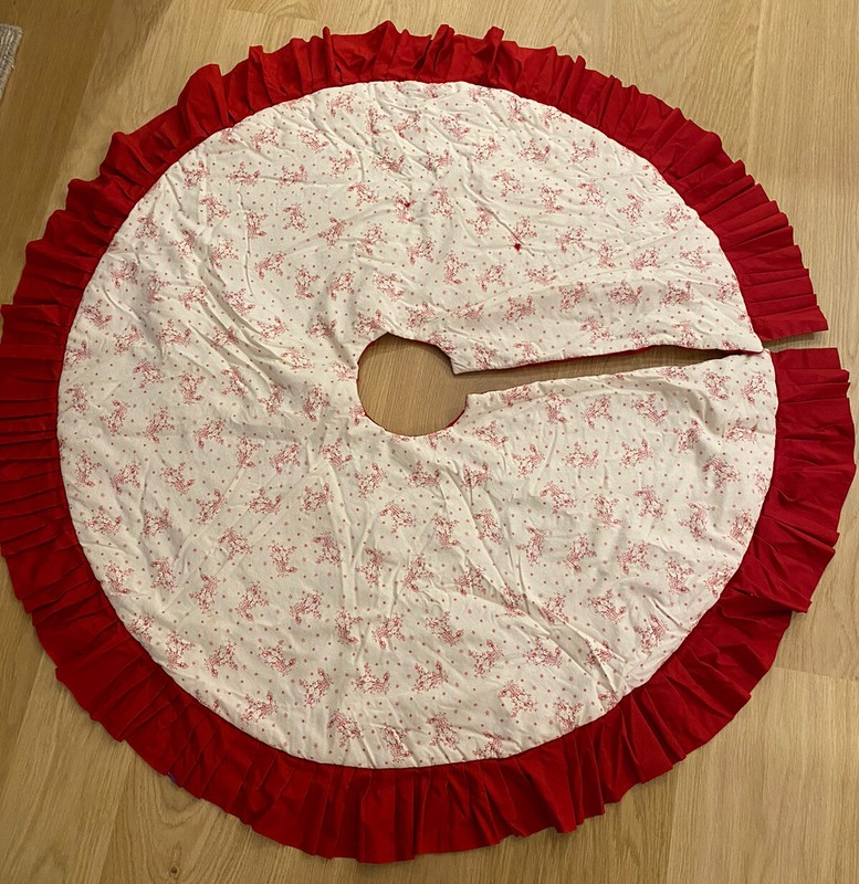 Snowman Ruffled Christmas Tree Skirt 46” Diameter