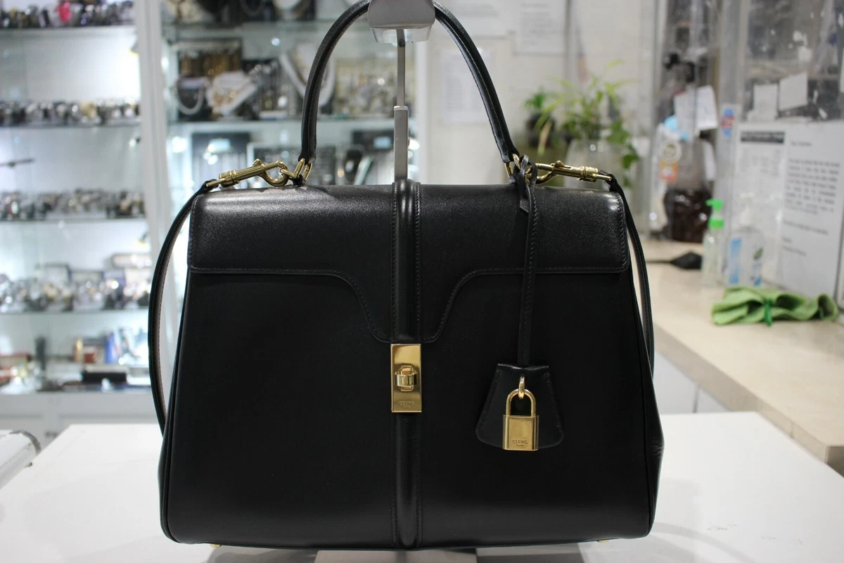 Pre Owned Cel!ne Small 16 bag in grained calfskin black Perfect