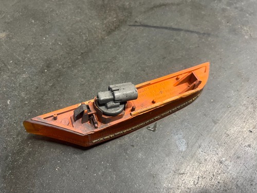 2003 2004 Infiniti G35 Sedan Front Left Driver Side Market Turn Signal OEM 7085 - Picture 4 of 8