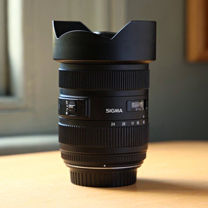 Sigma 12-24mm f/4.5-5.6 II DG HSM Zoom Lens Canon EF with Hood
