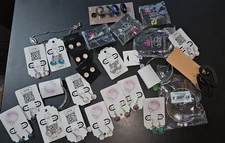 Miscellaneous Lot of earrings, bracelets, rings