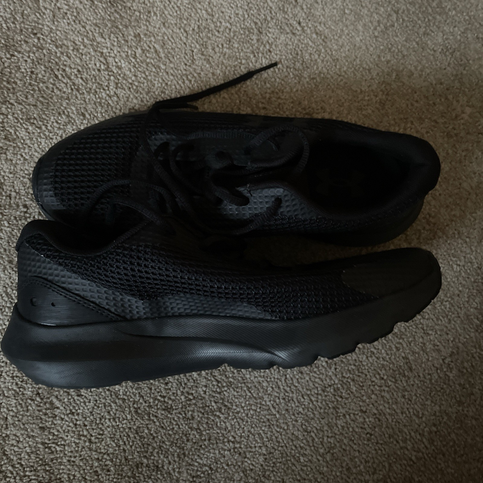 SAOLA Scarpe da corsa Under Armour uomo Surge 3 3024883 002 nere sneakers taglia 8