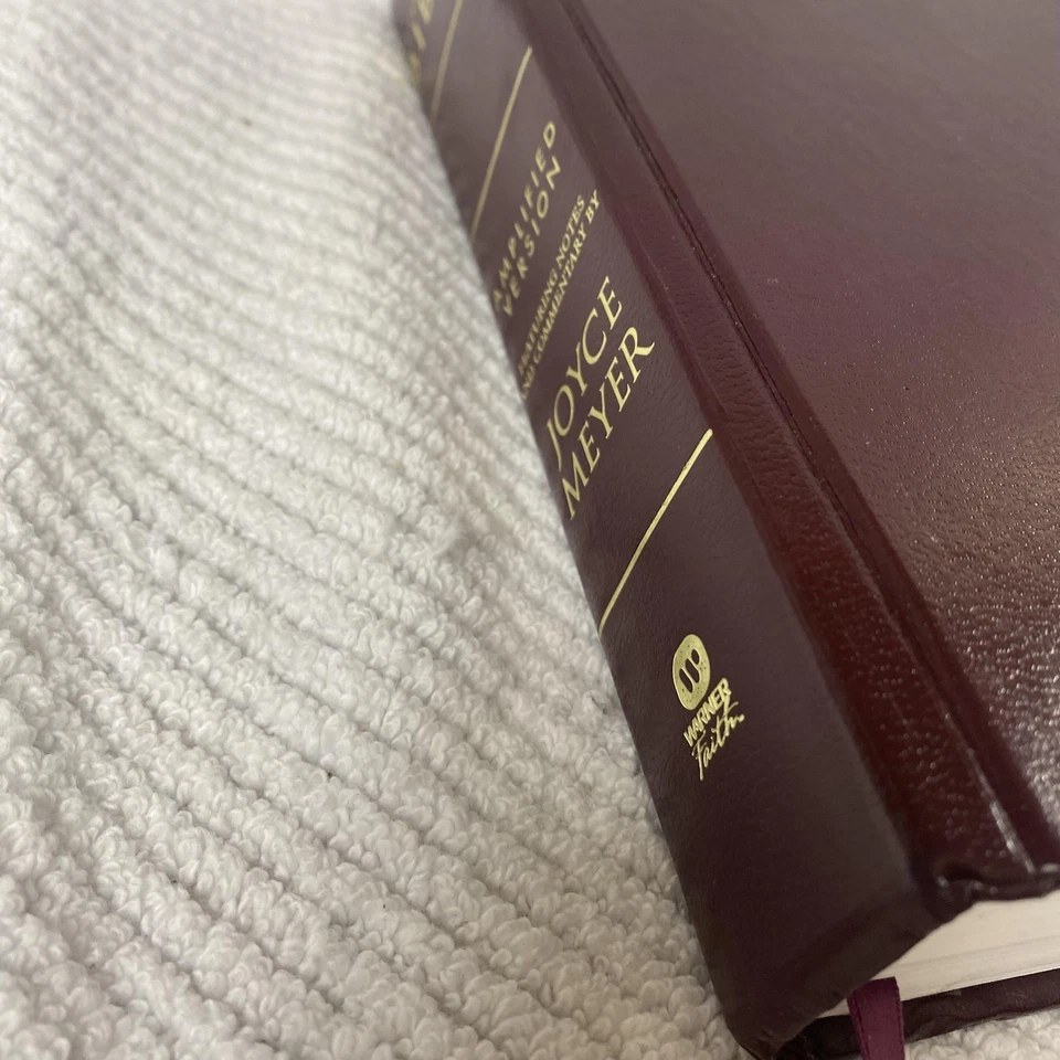 The Everyday Life Bible Joyce Meyer Amplified Version Maroon Hardcover 2006 - Image 4 of 4