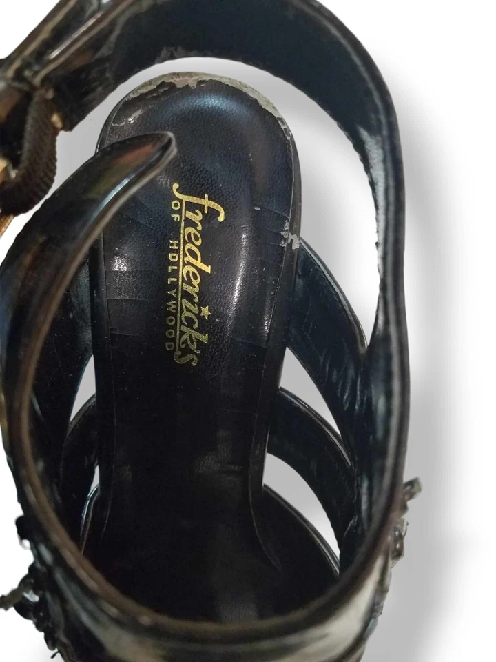 Sandália Fredericks Of Hollywoood preta com tiras peep toe salto alto - Imagem 4 de 4