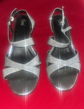 New Fioni Women's Silver Shoes Size 6.5 Adjustable Ankle Strap 2 inch heels
