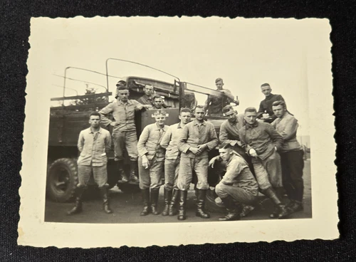 WEHRMACHT SOLDIERS w VEHICLE AUTO WW2 WWII German Wartime Military Photo