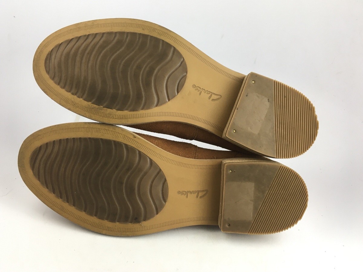 Clarks Edenvale Page- Fashion Boots Slip ON Women s Sz 8.5 M 