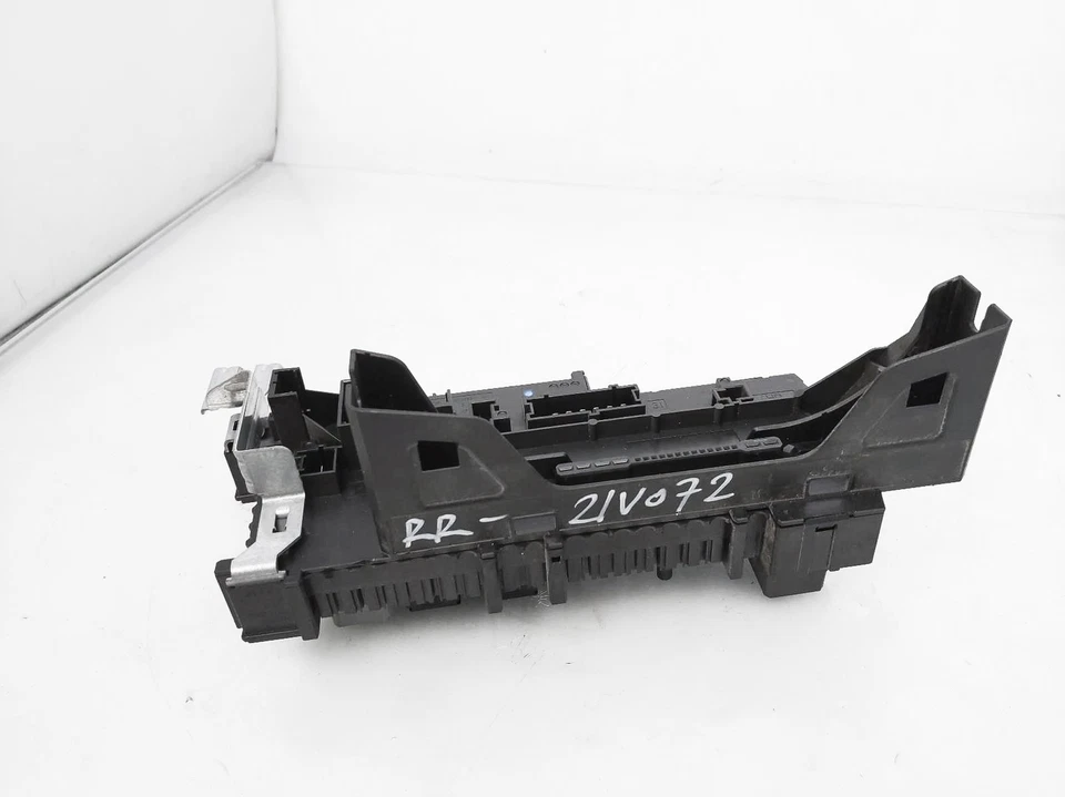 Mercedes-Benz C300 2010 caja de fusibles trasera 3,0 L 0-1670658-1 Foto 4 de 4