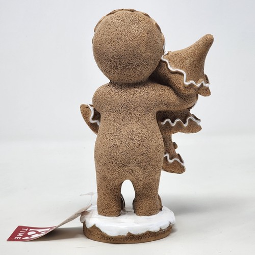 Figura Hombre Pan de Jengibre con Árbol de Navidad - Lugar y Tiempo 2024 8.25" Resina NUEVO - Imagen 5 de 12