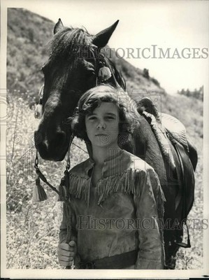 1977 Press Photo John Joseph Thomas in ''Young Dan'l Boone,'' on CBS. - nop93431
