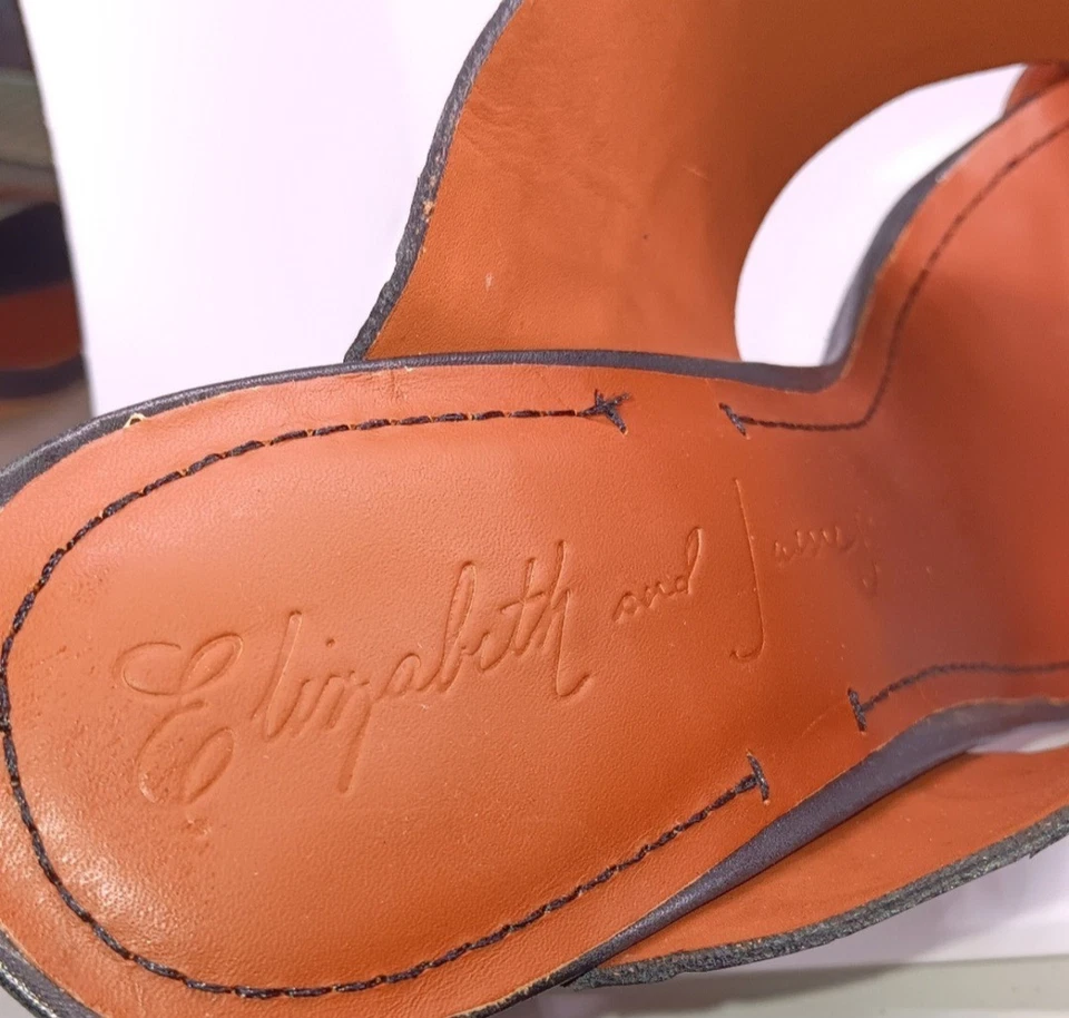 Tacones Elizabeth and James negros imitación cocodrilo y dorados con correas Foto 4 de 4